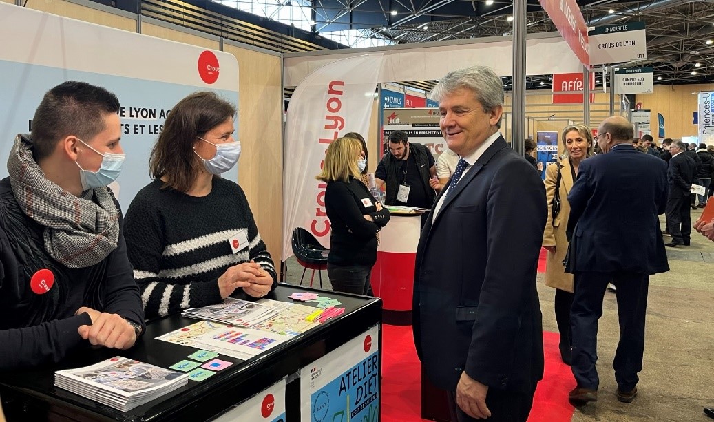 Le recteur Gabriele Fioni au salon de l'étudiant