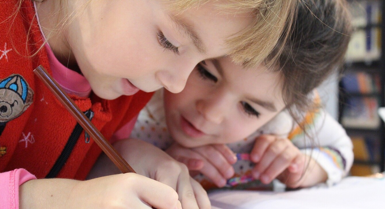 Enfant qui écrit