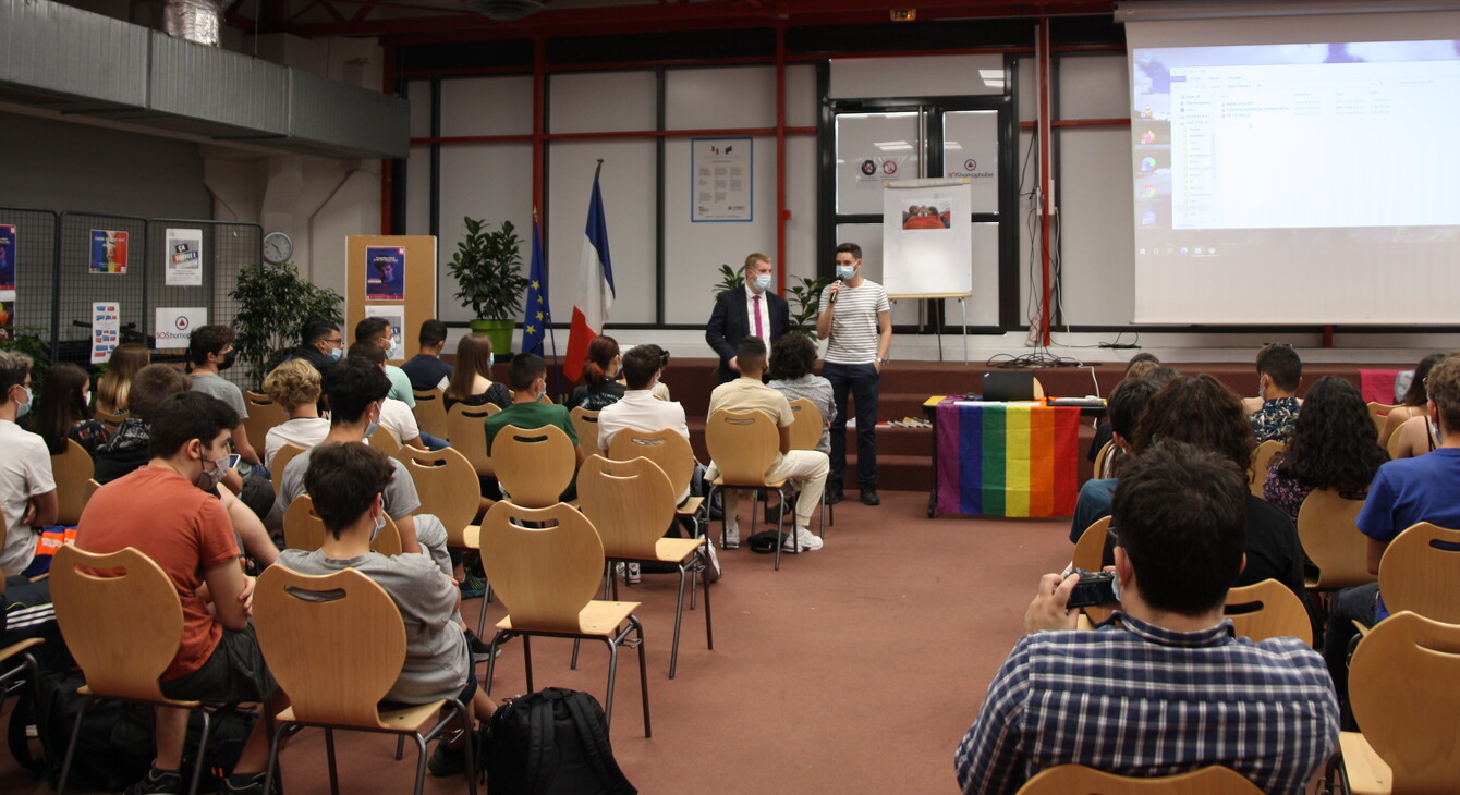 « Lutte contre l’Homophobie » au Lycée Aragon –Picasso