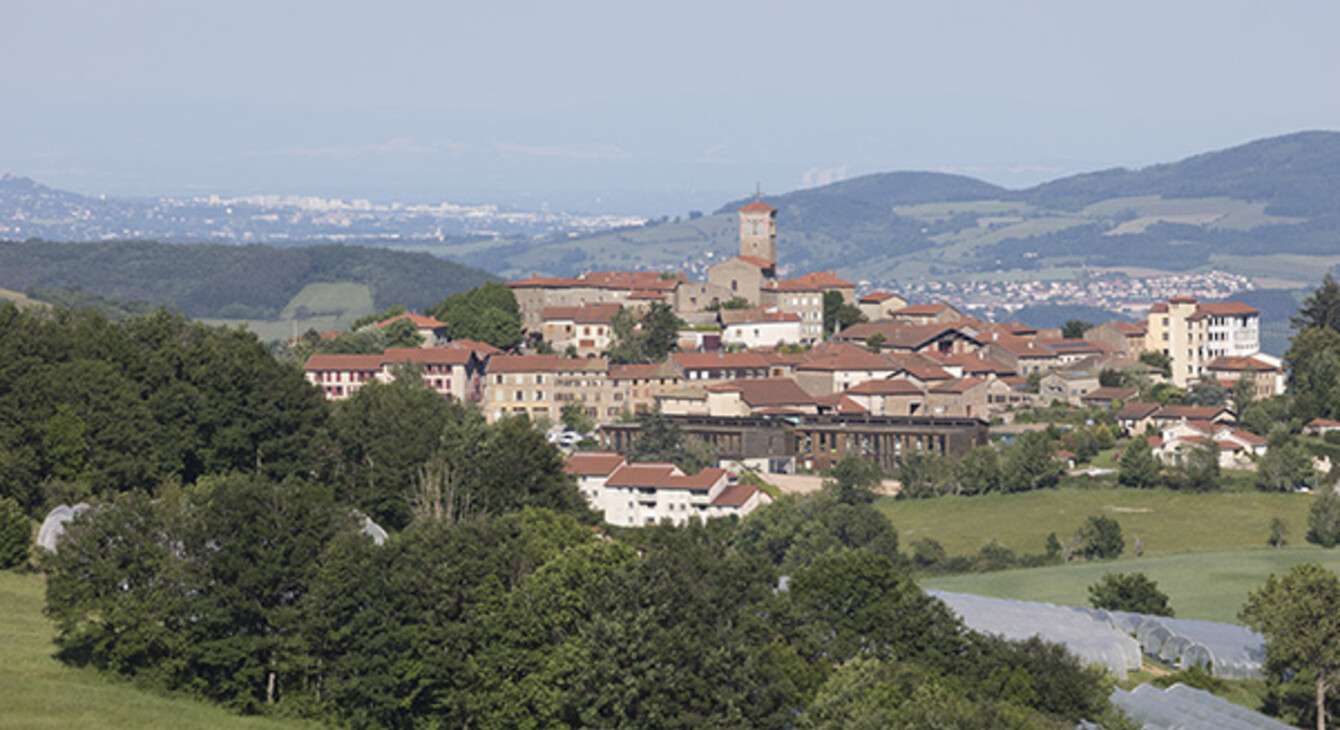 Village de Montrottier dans les paysages des monts et côteaux du Lyonnais © Florent Perroud CAUE Rhône Métropole 