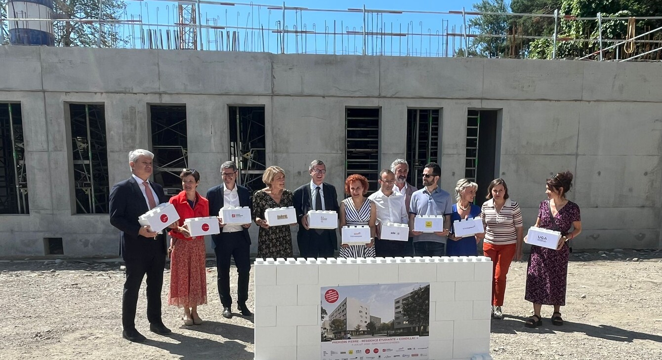 Pose de la première pierre de la résidence Crous Condillac à Saint-Martin-d'Hères