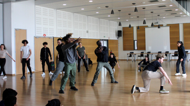 Danser le groupe - Collège Ampère Oyonnax 1