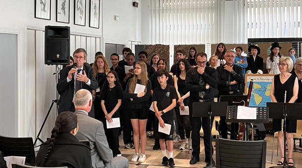 Les élèves du collège Verrazane célèbrent la fête de la musique au rectorat de Lyon