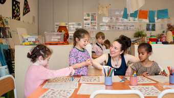 prof et enfants maternelle