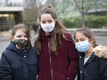 Enfants masqués