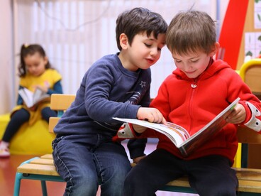 Enfants qui lisent