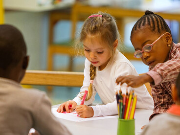 Enfants dans une classe